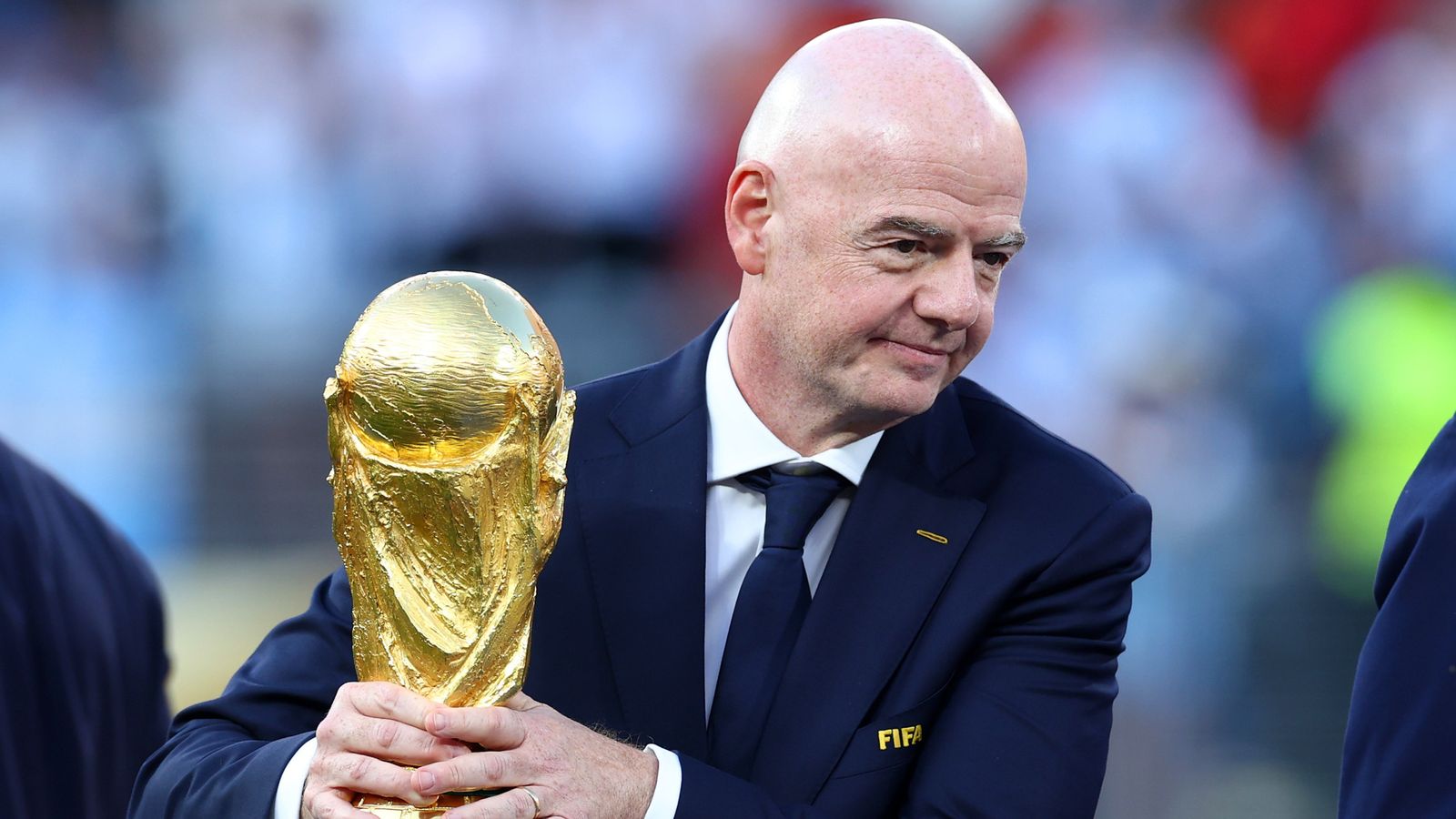 世界杯:国际足联主席贾尼·因凡蒂诺提出3000万英镑激励,促使成员支持有争议的私人投资计划